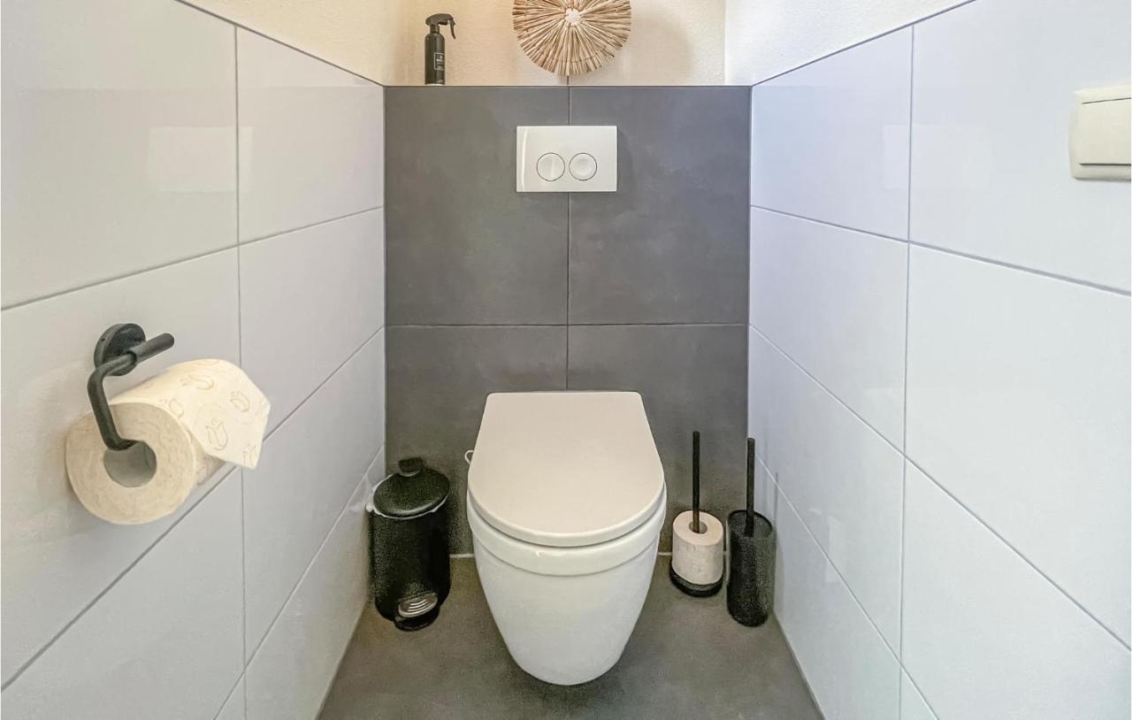 Stunning Home In Ewijk With Kitchen Zewnętrze zdjęcie
